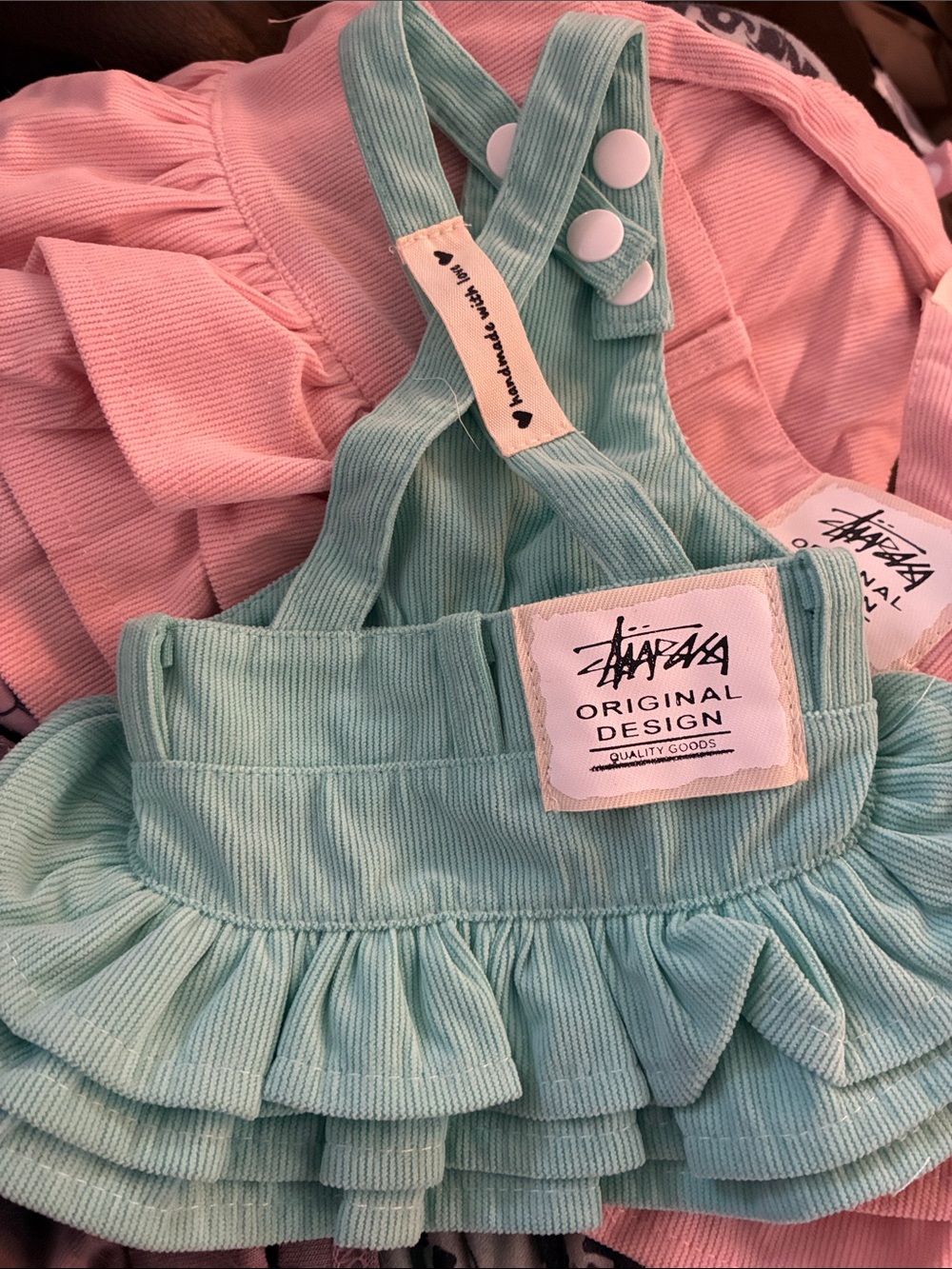 Pet dress variety of sizes
Xsmall- big medium